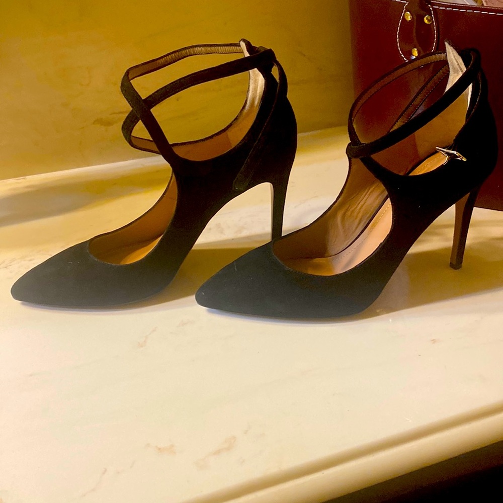 Lewit Black Suede Anklet